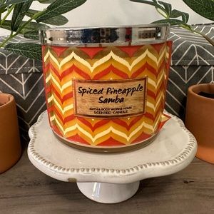 Brand new - Bath & Body Works 3-Wick candle